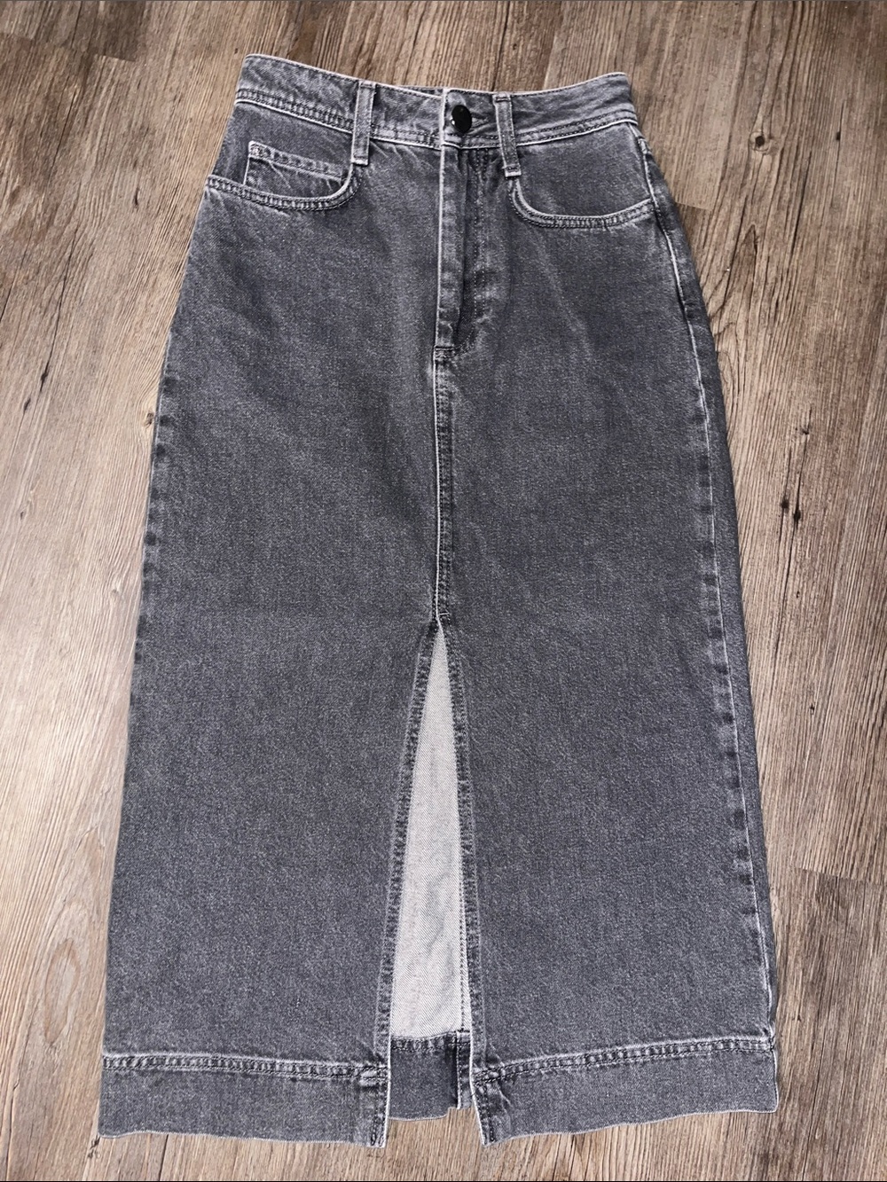 TREASURE & BOND Gray Denim Midi Skirt with Front Slit